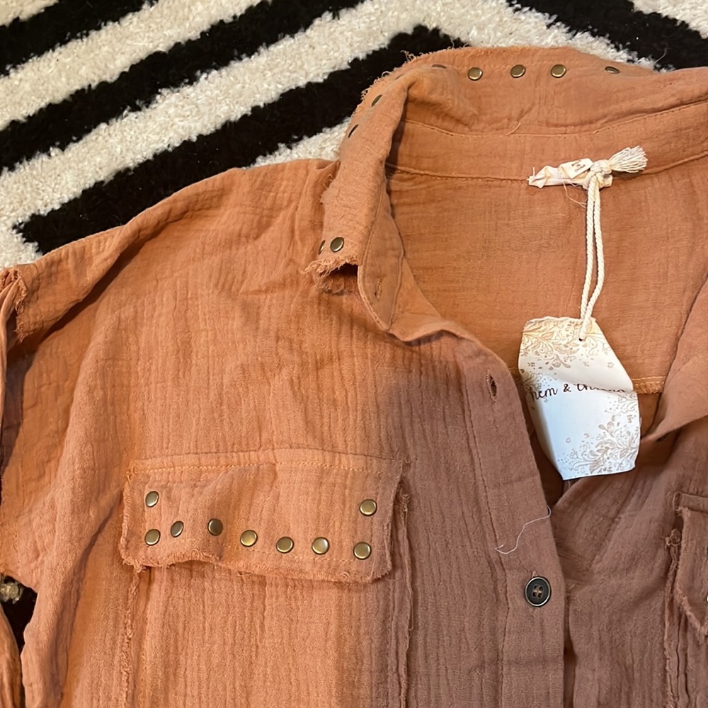 button up - Picture 3 of 3